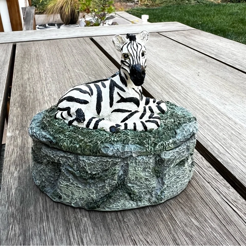 Vintage 1993 Figi Graphics Zebra Ceramic Trinket or Jewelry Box